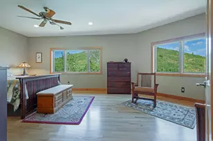 726 N Donner Hill Cir E, Salt Lake City, UT 84108 - Photo 29