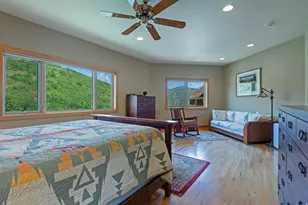 726 N Donner Hill Cir E, Salt Lake City, UT 84108 - Photo 27