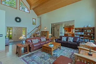 726 N Donner Hill Cir E, Salt Lake City, UT 84108 - Photo 19