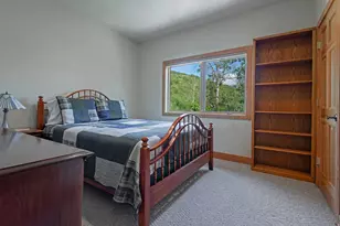 726 N Donner Hill Cir E, Salt Lake City, UT 84108 - Photo 35