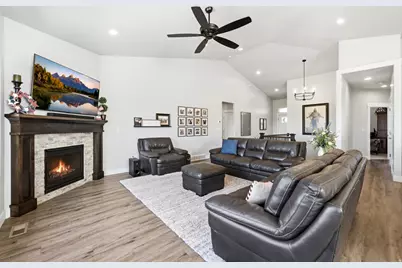 3051 W 725 N, Layton, UT 84041 - Photo 11