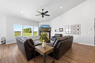 3051 W 725 N, Layton, UT 84041 - Photo 9