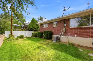 6764 S 2445 E, Cottonwood Heights, UT 84121 - Photo 31
