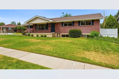 6764 S 2445 E, Cottonwood Heights, UT 84121 - Photo 35