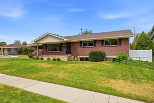 6764 S 2445 E, Cottonwood Heights, UT 84121 - Photo 35