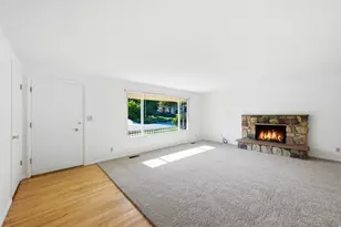6764 S 2445 E, Cottonwood Heights, UT 84121 - Photo 7