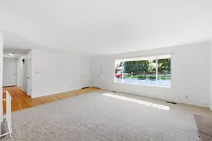 6764 S 2445 E, Cottonwood Heights, UT 84121 - Photo 9