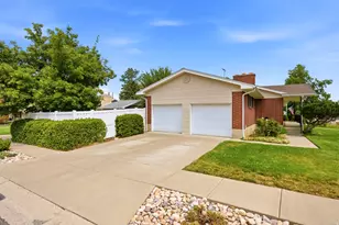 6764 S 2445 E, Cottonwood Heights, UT 84121 - Photo 33