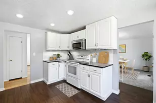 6764 S 2445 E, Cottonwood Heights, UT 84121 - Photo 13