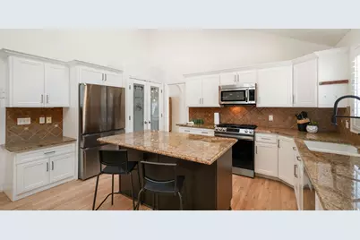 11128 S Barrett Park Cir E, Sandy, UT 84092 - Photo 7