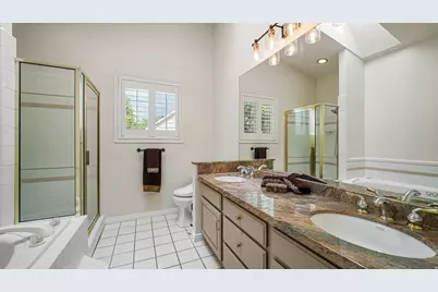 11128 S Barrett Park Cir E, Sandy, UT 84092 - Photo 15