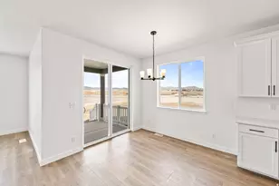 5455 N Saddle Stone Cir, Eagle Mountain, UT 84005 - Photo 7