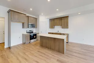 777 N Pheasantbrook Dr, Centerville, UT 84014 - Photo 7