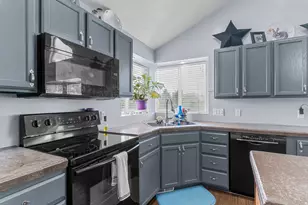 5015 W Rock Ridge Ln, West Jordan, UT 84081 - Photo 11