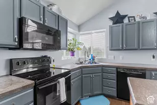 5015 W Rock Ridge Ln, West Jordan, UT 84081 - Photo 11
