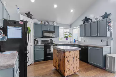 5015 W Rock Ridge Ln, West Jordan, UT 84081 - Photo 9