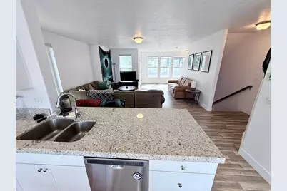 1818 W Torlundy Dr, Riverton, UT 84065 - Photo 9