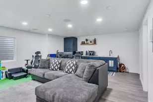 2726 W Stockwell Ct, Taylorsville, UT 84129 - Photo 9