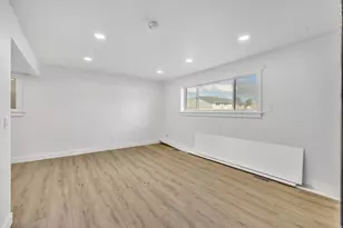 195 W 8480 S, Midvale, UT 84047 - Photo 3
