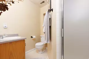 2050 E Johnstone Dr, Sandy, UT 84093 - Photo 31