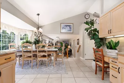 2050 E Johnstone Dr, Sandy, UT 84093 - Photo 15
