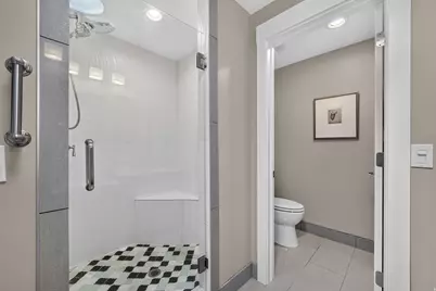 3989 S 2250 E, Holladay, UT 84124 - Photo 17