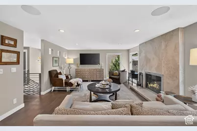 3989 S 2250 E, Holladay, UT 84124 - Photo 3