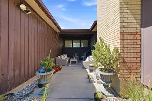 3989 S 2250 E, Holladay, UT 84124 - Photo 35