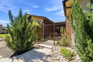 3989 S 2250 E, Holladay, UT 84124 - Photo 37