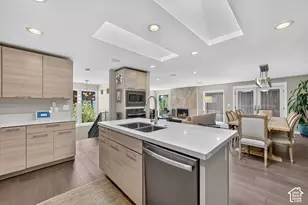 3989 S 2250 E, Holladay, UT 84124 - Photo 9