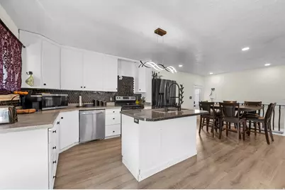 8628 W Helen Dr #4, Magna, UT 84044 - Photo 9