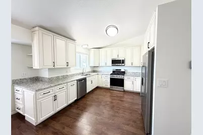 2239 N 1125 E, Layton, UT 84040 - Photo 7