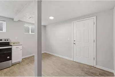 1296 W Gillespie Ave, Salt Lake City, UT 84104 - Photo 25