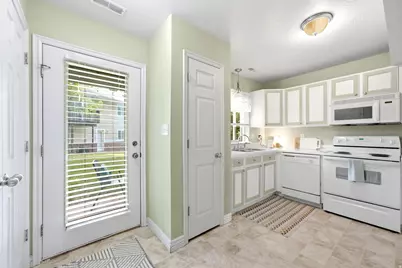 1672 S Canyonwoods Dr, Ogden, UT 84404 - Photo 11