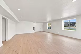 2818 N Salvia Dr, Saratoga Springs, UT 84045 - Photo 23