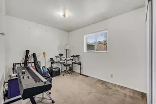 229 W Barbara St N, Layton, UT 84041 - Photo 17