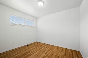 650 N 300 W, Salt Lake City, UT 84103 - Photo 9