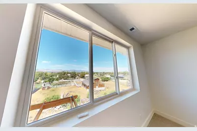 10718 S 580 E, Sandy, UT 84070 - Photo 15