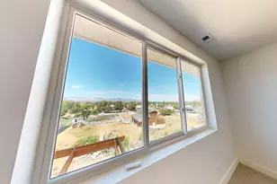 10718 S 580 E, Sandy, UT 84070 - Photo 15