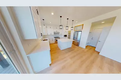 10718 S 580 E, Sandy, UT 84070 - Photo 3