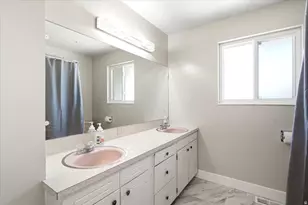 2028 W 5125 S, Roy, UT 84067 - Photo 11