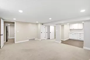 2028 W 5125 S, Roy, UT 84067 - Photo 13