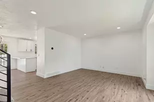 10313 S Countrywood Dr E, Sandy, UT 84092 - Photo 5
