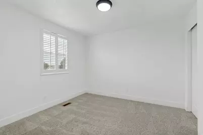 10313 S Countrywood Dr E, Sandy, UT 84092 - Photo 17