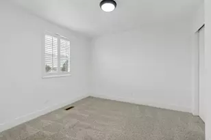 10313 S Countrywood Dr E, Sandy, UT 84092 - Photo 17