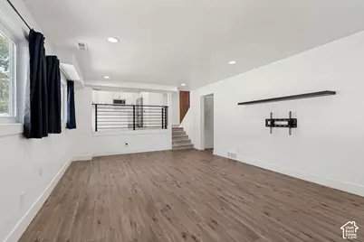 10313 S Countrywood Dr E, Sandy, UT 84092 - Photo 11