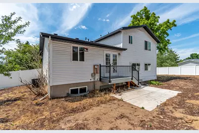 10313 S Countrywood Dr E, Sandy, UT 84092 - Photo 25