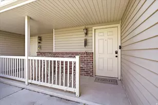 652 W 800 N, Clinton, UT 84015 - Photo 3