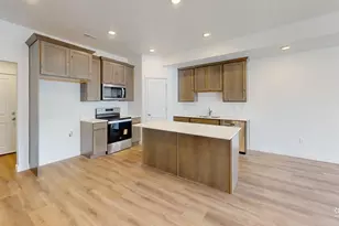 765 N Pheasantbrook Dr, Centerville, UT 84014 - Photo 9