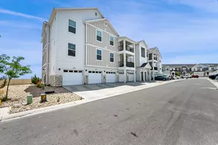 947 W Coral Charm Wy, Saratoga Springs, UT 84045 - Photo 3